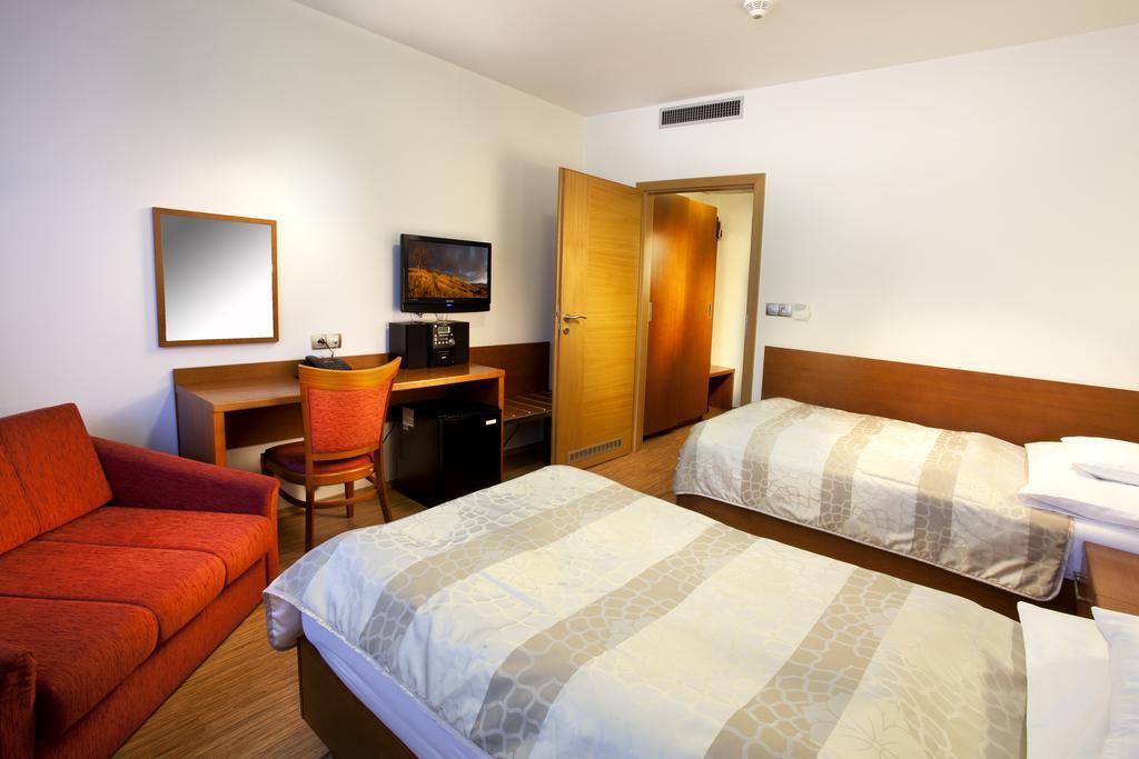 Hotel Celnice Břeclav Exterior foto