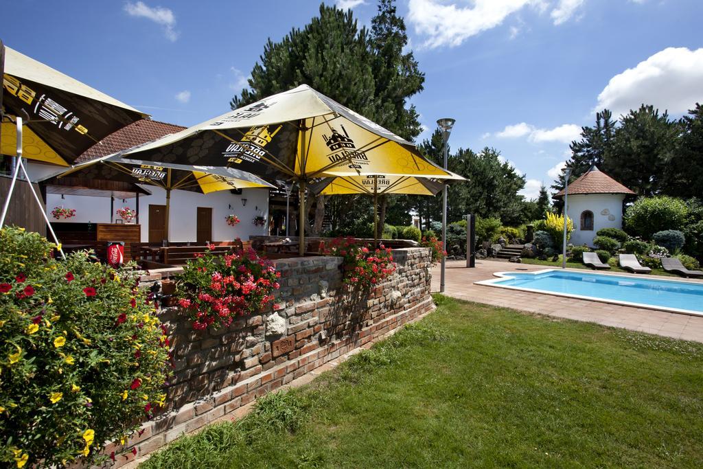 Hotel Celnice Břeclav Exterior foto
